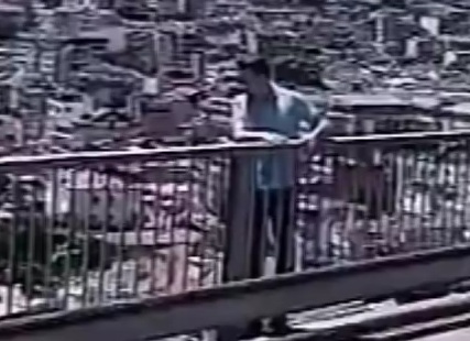 Depressed Turkish Man Ends his Life by Jumping from Bridge 