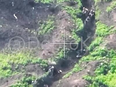 The Ukrainian shoots like crazy and doesn't see flank.