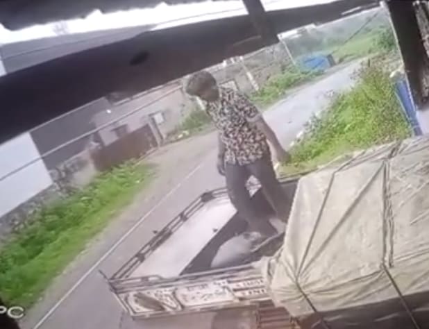 Instant Death For Truck Driver Adjusting Tarpaulin 