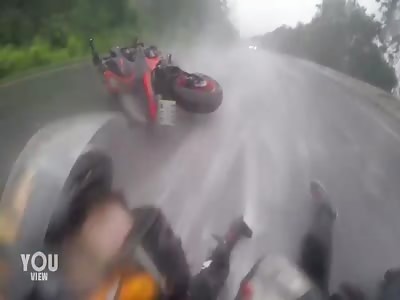 Insane Hydroplaning Motorcycle Crash