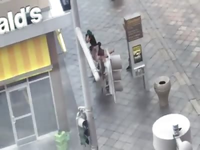 No Cops In Sight As Homeless Man Melee Attacks Everyone He Sees