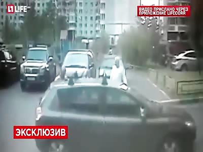 CCTV Show Horrifying Moment Paedophile Lures Girl Into His House