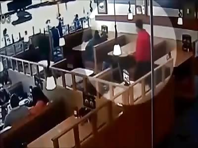 Crazy IHOP Diner Stabs Server For 'Poisoned' Food