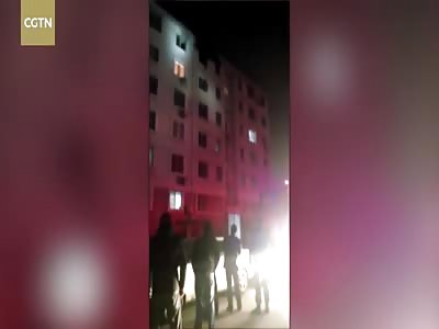 Dramatic rescue: Firefighter successfully catches falling woman