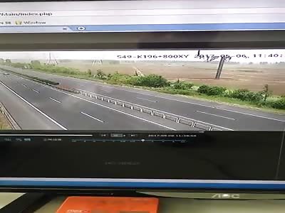 highway head on opposite lane collision