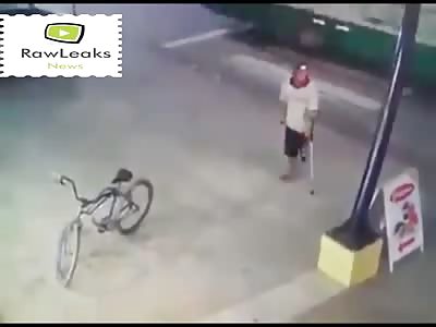One-legged thief steals bicycle - Brazil