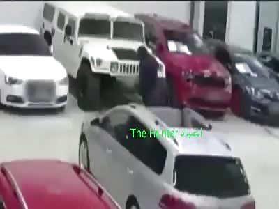 man try to burn auto show and becomes a fireball