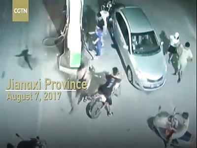 Gas station worker puts out motorcycle fire after owner takes flight in E. China