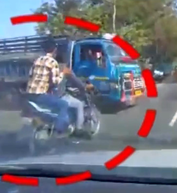  Triple accident | Car, bike and Truck accident, One died 