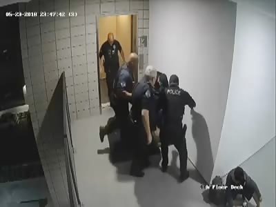 Arizona Cops Brutally Punch & Knee A Man(The man was not a suspect, but was a friend of a suspect)