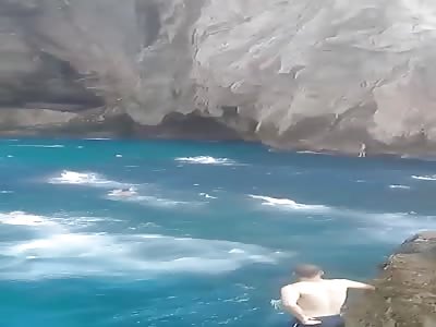 Algerian young man fall to his death from mountain to the sea