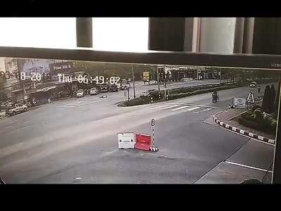 Russian tourist dies crossing the road being hit by 2 women on a motor