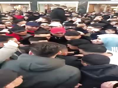 Fans of two rival rapper get into a fistfight at Alexanderplatz, Be