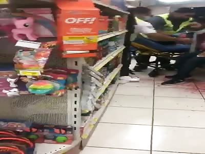 man stabbed after resisting robbery