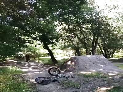 Asshole gets his face smashed 