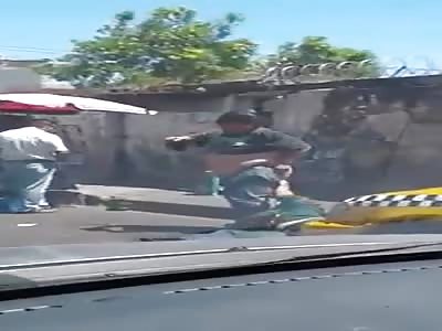 Prostitute don't wanna let client go befor paying the blowjob 