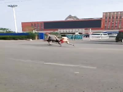 Nude Chinese Prostitute chasing tourist for not paying her 