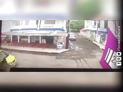 Accident of two cops on motorcycle in Colombia 