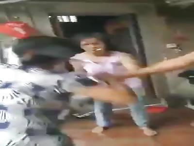 Chinese daughter beat her mother 