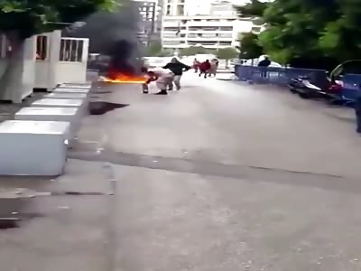 Young depressed burn him self in Beirut 