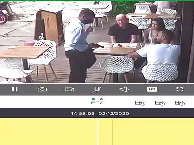 Armed robbery in restaurant 