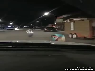 Peruvian woman beat her drunk husband in middle of street 