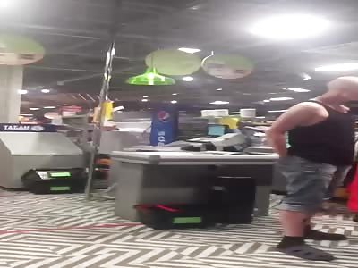 Cashier had enough from this asshole shit 