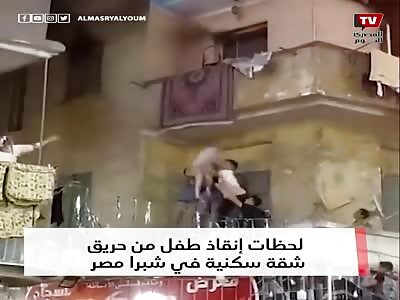 Little boy jumped from balcony saved by neighbors 