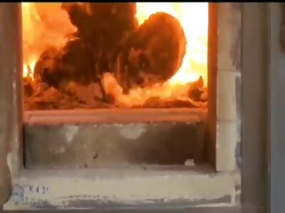 (Full)Dead Human body from the inside of the crematorium 