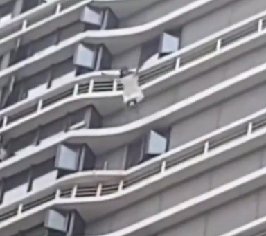 Chinese depressed woman jump to her death and miss the yellow Cushion 