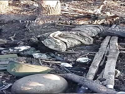 Ukranian soldier showing dead Russians enemies 