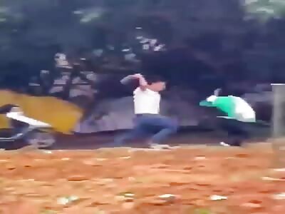 Lunatic Chinese man attack his neighbors with meat cleaver 