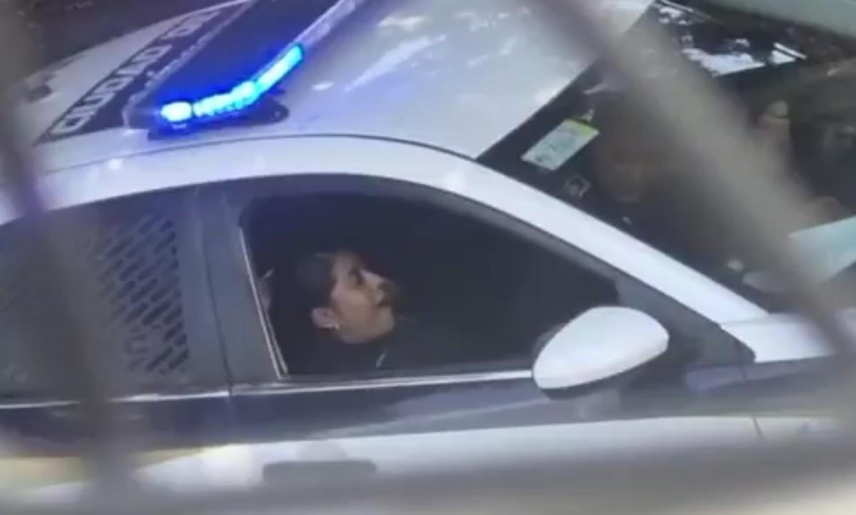 Female officer fingered by male colleague