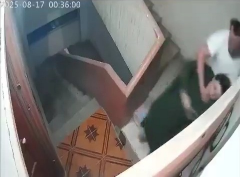 Dude Savagely Attacks his Brother Wife in the Stairs.