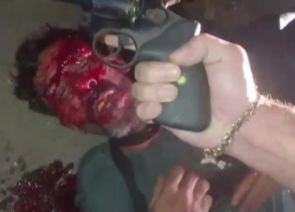 Armed thief captured and punished hard by angry crowds 