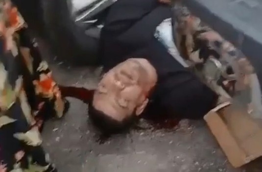 Man murdered in front of his own daughter