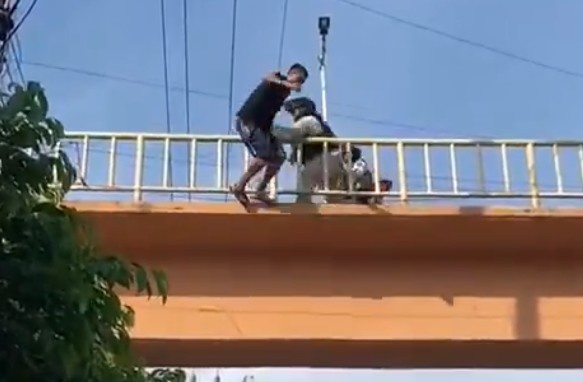 Man Jumps From An Overpass, Dies On Spot