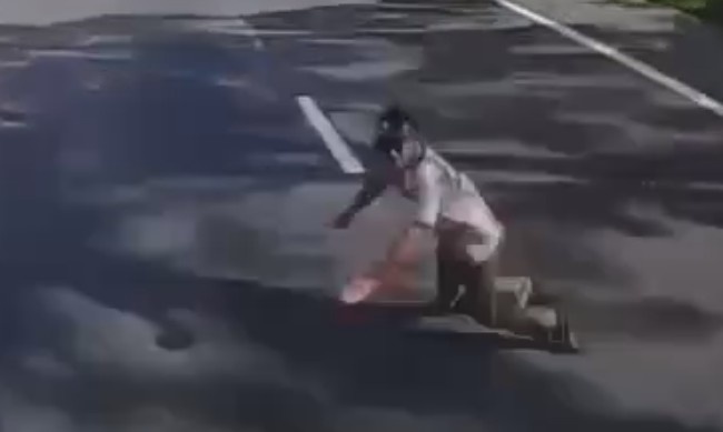 Elderly Man Throws Himself Under The Truck After His Wife Died