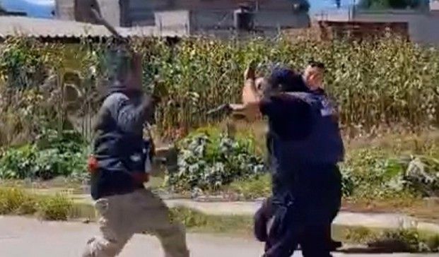 Man Attacks Officers With Machete, Gets Fatally Shot