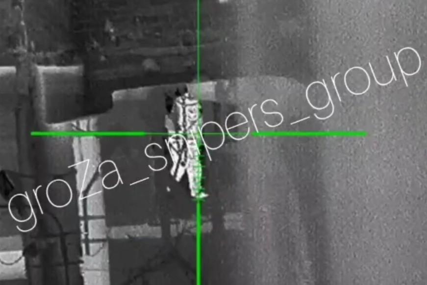 Russian sniper kills stealthy Ukrainian. 