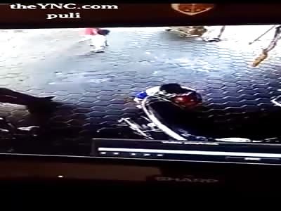 The children narrowly escaped from death Grab them in the father hugs