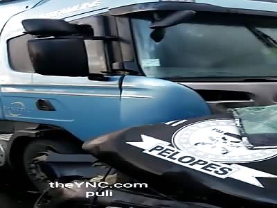 The collision between the vehicle and the truck kills three policemen