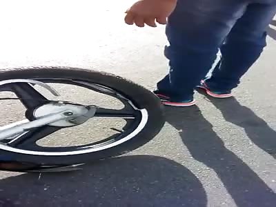 MOTORCYCLE WITH THE LEG. DESTROYED. AFTER AN ACCIDENT