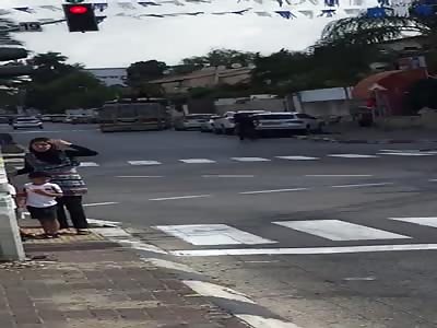 Israeli Man Loses Legs in Failed Suicide by Bus