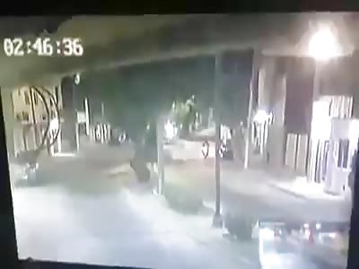 Exact moment in which he loses his life 1young and seriously injures h