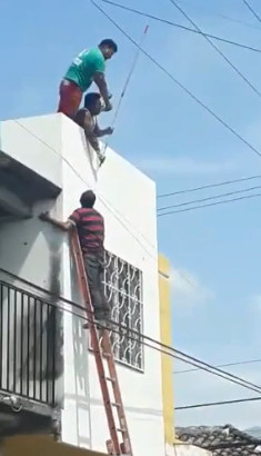 Man Rescuing Electric Shock Victim Gets Shocked