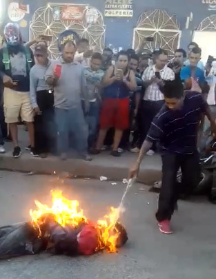 Killer of Bus Driver in Honduras Beaten then Set Ablaze [Full Video]