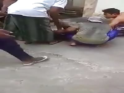 Divine Justice... Brutally ladron punished 