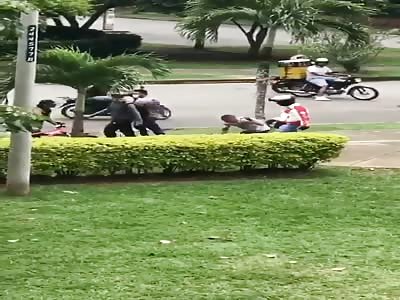 Punished and stabbing a criminal in the south of Cali 