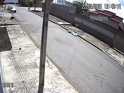 Crazy at the wheel truck loses control and runs over. pedestrian